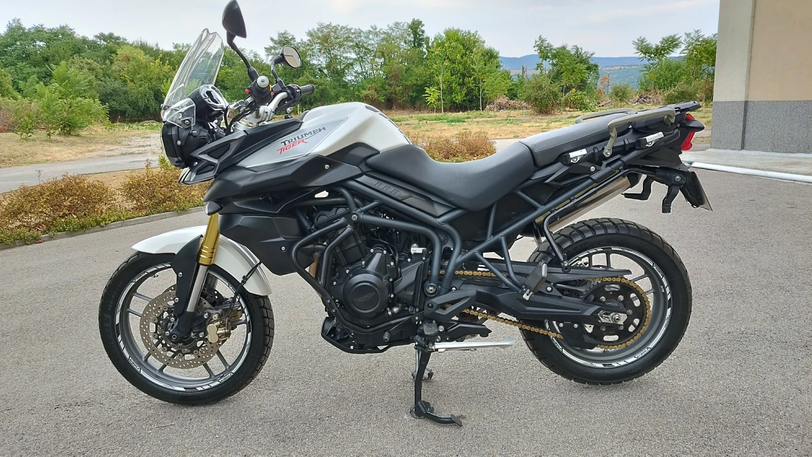 Triumph Tiger 800 XRT  - изображение 2