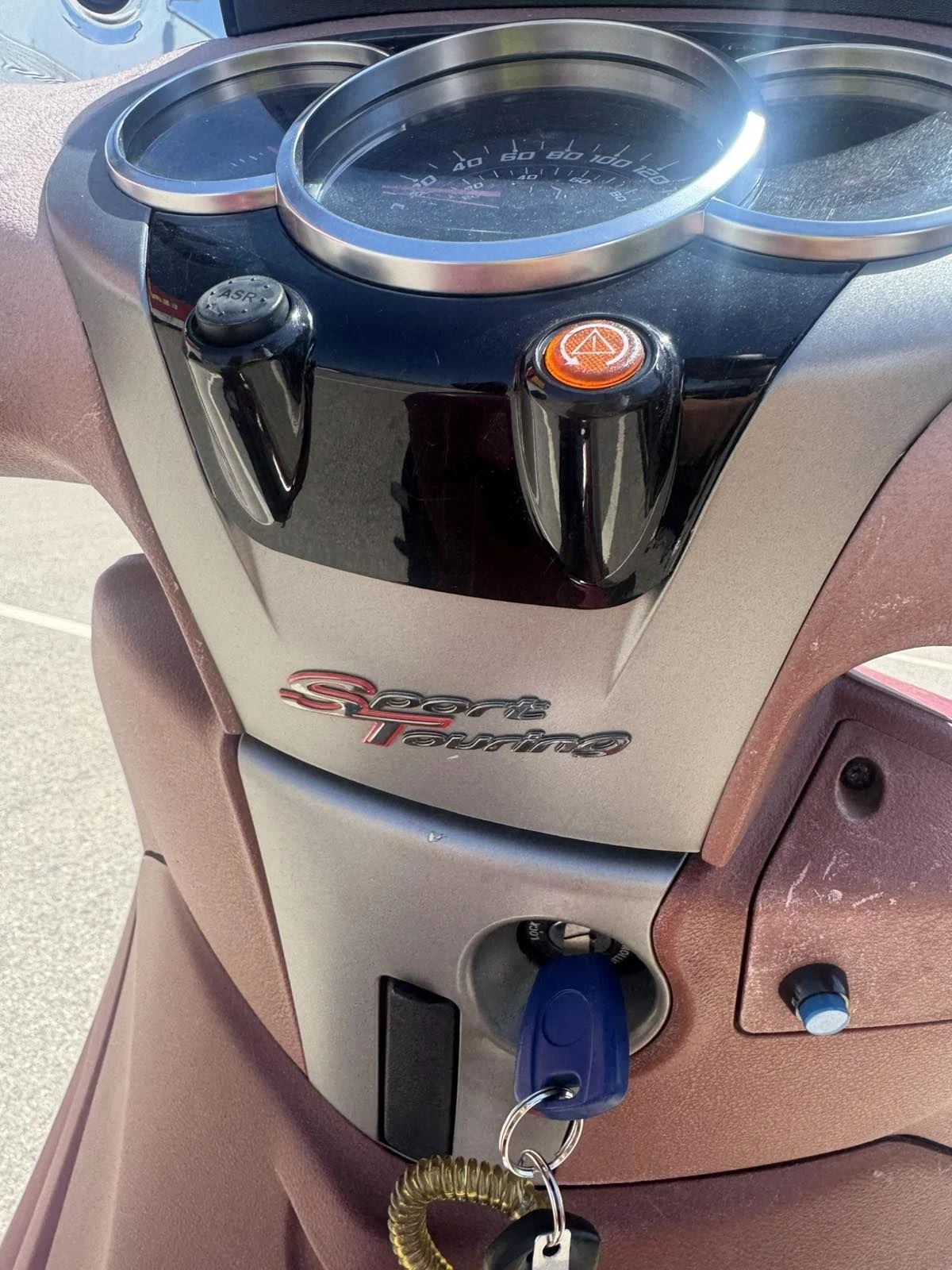 Piaggio Beverly 350 sport, снимка 11 - Мотоциклети и мототехника - 55613920