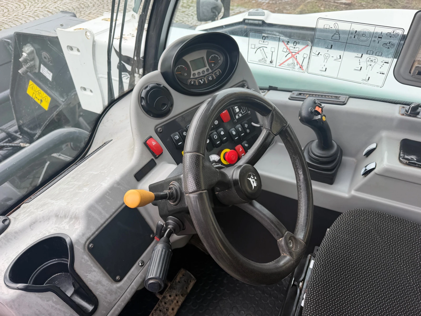 ������������ ������� Bobcat TL 34.65 HIGH FLOW AGRI ���� 2900 ���� ������ | Mobile.bg � ����������� 11