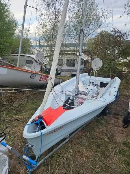 Ветроходна лодка Larsen Bahia - изображение 4