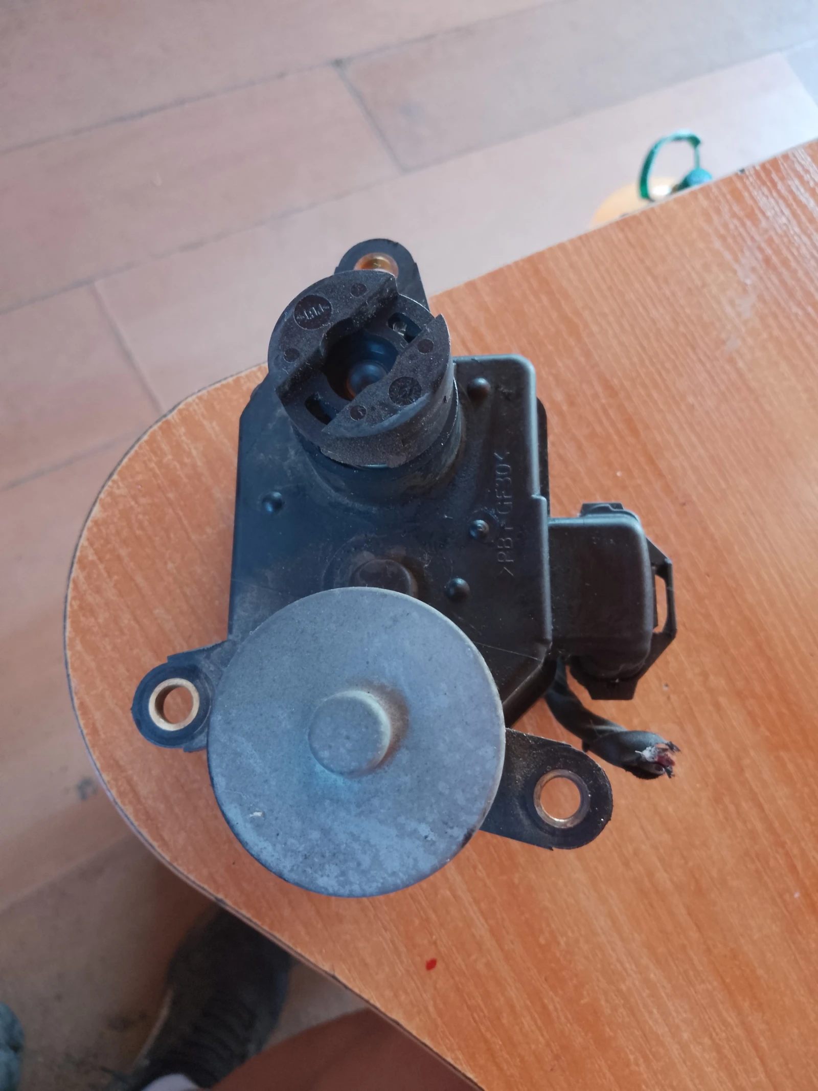 28381-2F000    2.2  197 | Mobile.bg   2