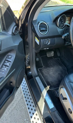 Mercedes-Benz ML 550 388 к.с., снимка 17