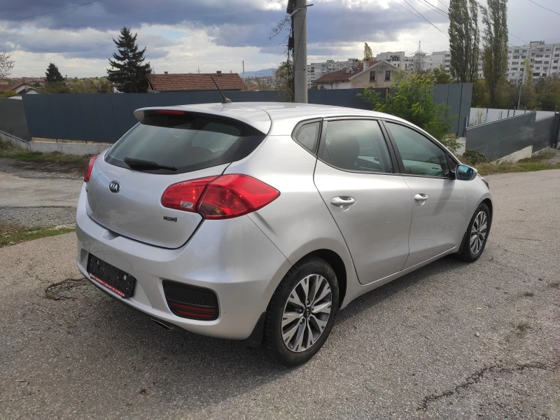 Kia Ceed 1.6 136 кс, снимка 1 - Автомобили и джипове - 48095037