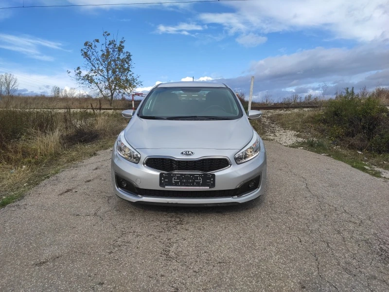 Kia Ceed 1.6 136 кс, снимка 5 - Автомобили и джипове - 48095037