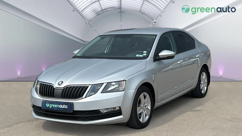 Skoda Octavia 1.6 TDi, снимка 1 - Автомобили и джипове - 47596458