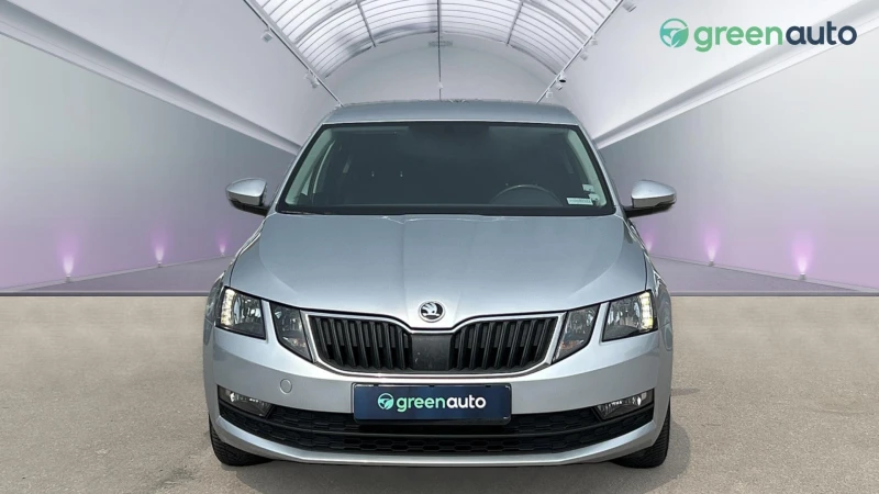 Skoda Octavia 1.6 TDi, снимка 4 - Автомобили и джипове - 47596458