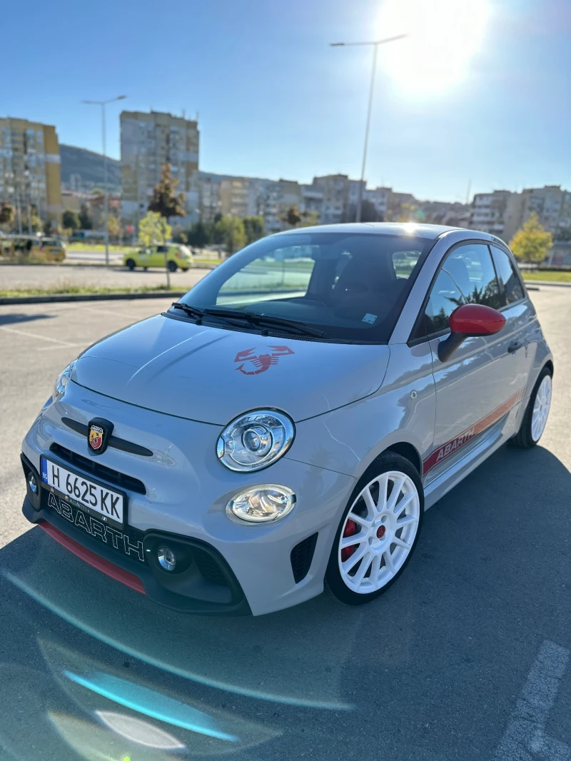 Abarth 595 esseesse Akrapovic Carbon, снимка 1 - Автомобили и джипове - 47679796