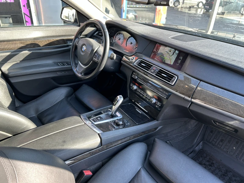 BMW 740, снимка 16 - Автомобили и джипове - 49590014