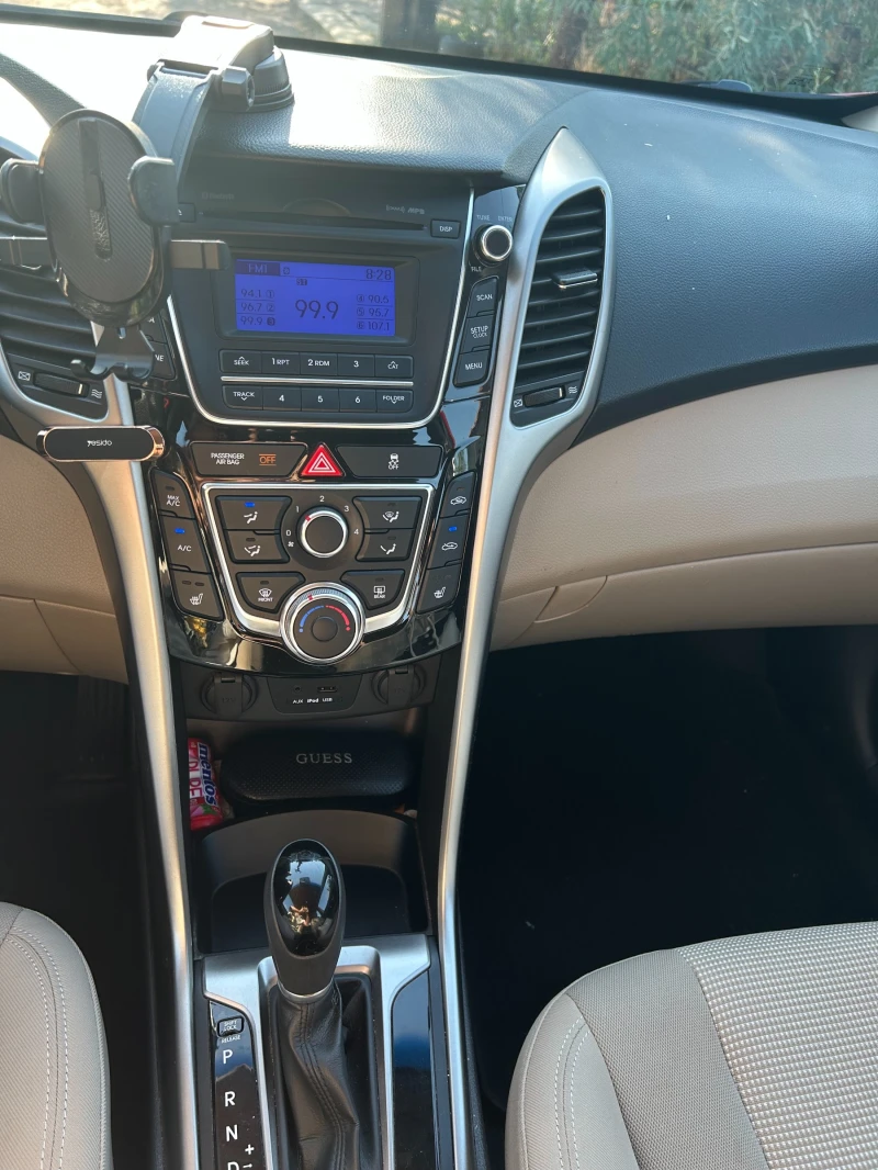 Hyundai Elantra, снимка 6 - Автомобили и джипове - 52359645