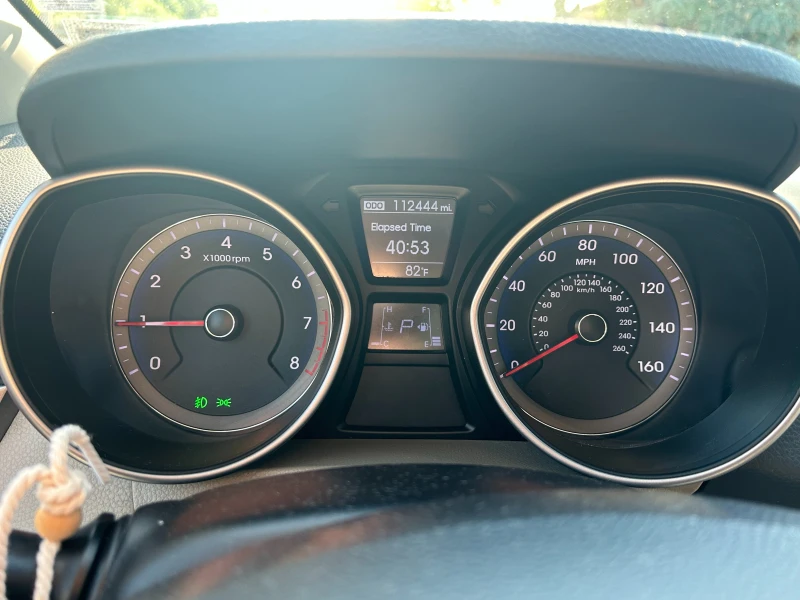 Hyundai Elantra, снимка 8 - Автомобили и джипове - 52359645