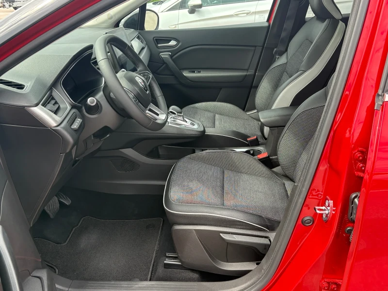 Renault Captur, снимка 9 - Автомобили и джипове - 51466234