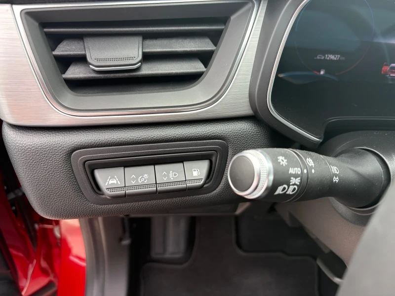 Renault Captur, снимка 13 - Автомобили и джипове - 51466234