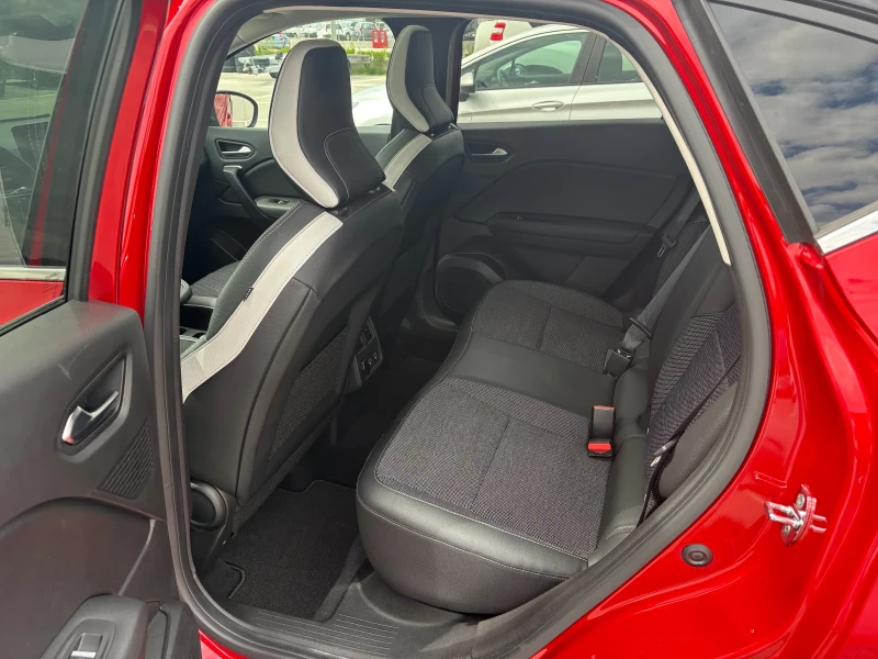 Renault Captur, снимка 10 - Автомобили и джипове - 51466234