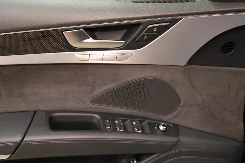 Audi S8 4.0 TFSI Quattro, снимка 5 - Автомобили и джипове - 52104821