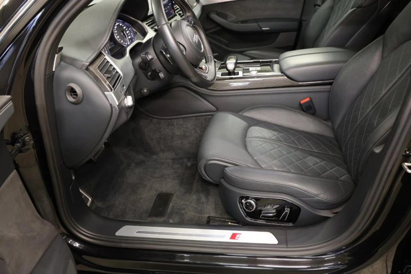 Audi S8 4.0 TFSI Quattro, снимка 17 - Автомобили и джипове - 52104821