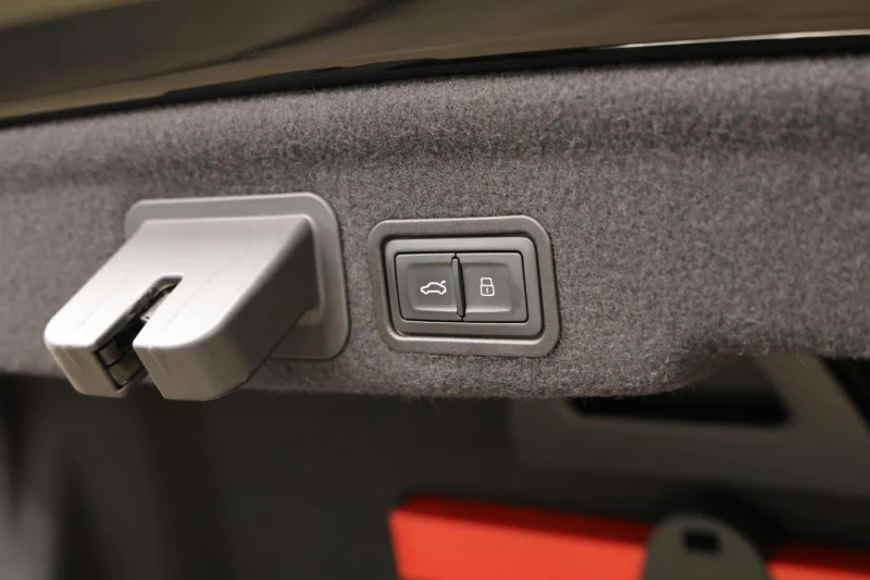 Audi S8 4.0 TFSI Quattro, снимка 7 - Автомобили и джипове - 52104821