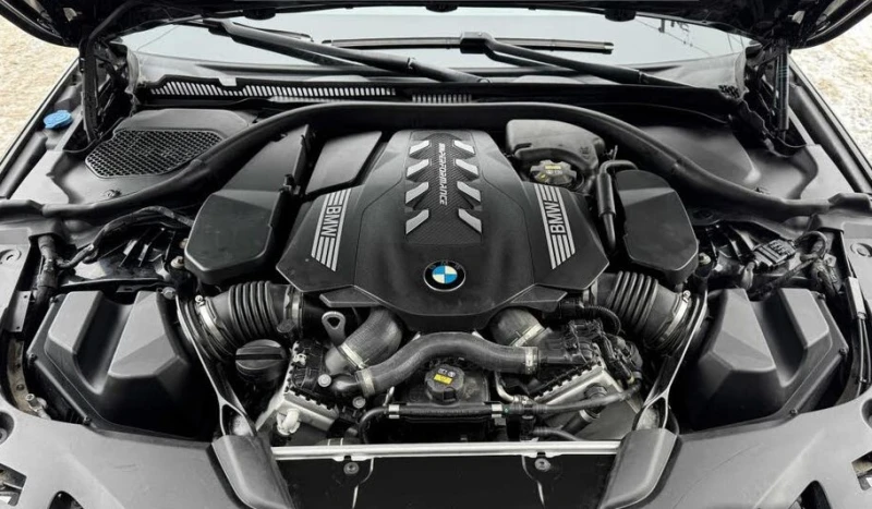 BMW 550 xDrive * АвтоКреди* (ЦЕНА ДО БГ)* , снимка 16 - Автомобили и джипове - 53076644