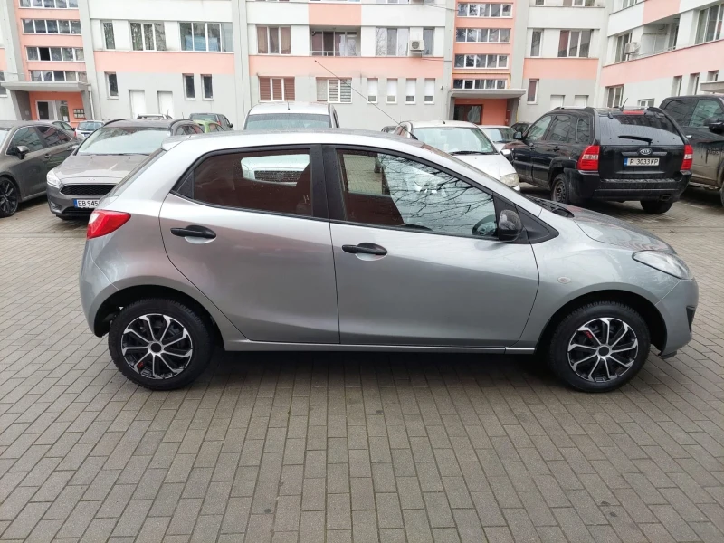 Mazda 2 1.3 FACELIFT, снимка 4 - Автомобили и джипове - 53276023