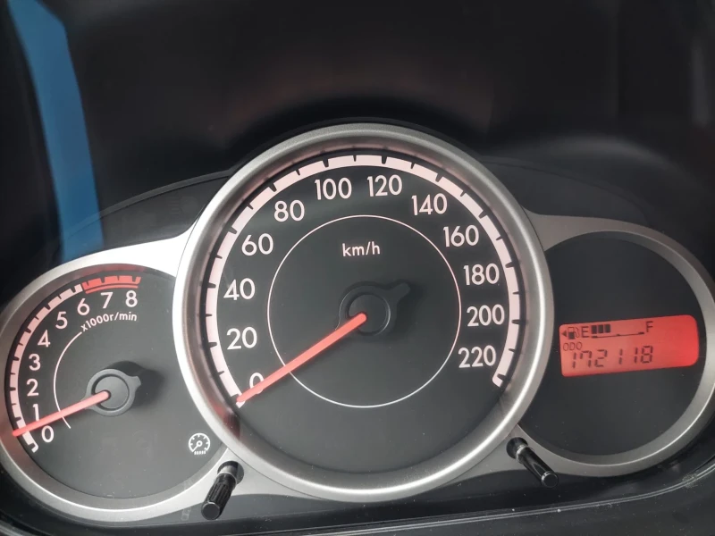 Mazda 2 1.3 FACELIFT, снимка 14 - Автомобили и джипове - 53276023