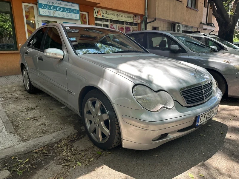 Mercedes-Benz C 220, снимка 2 - Автомобили и джипове - 55964419
