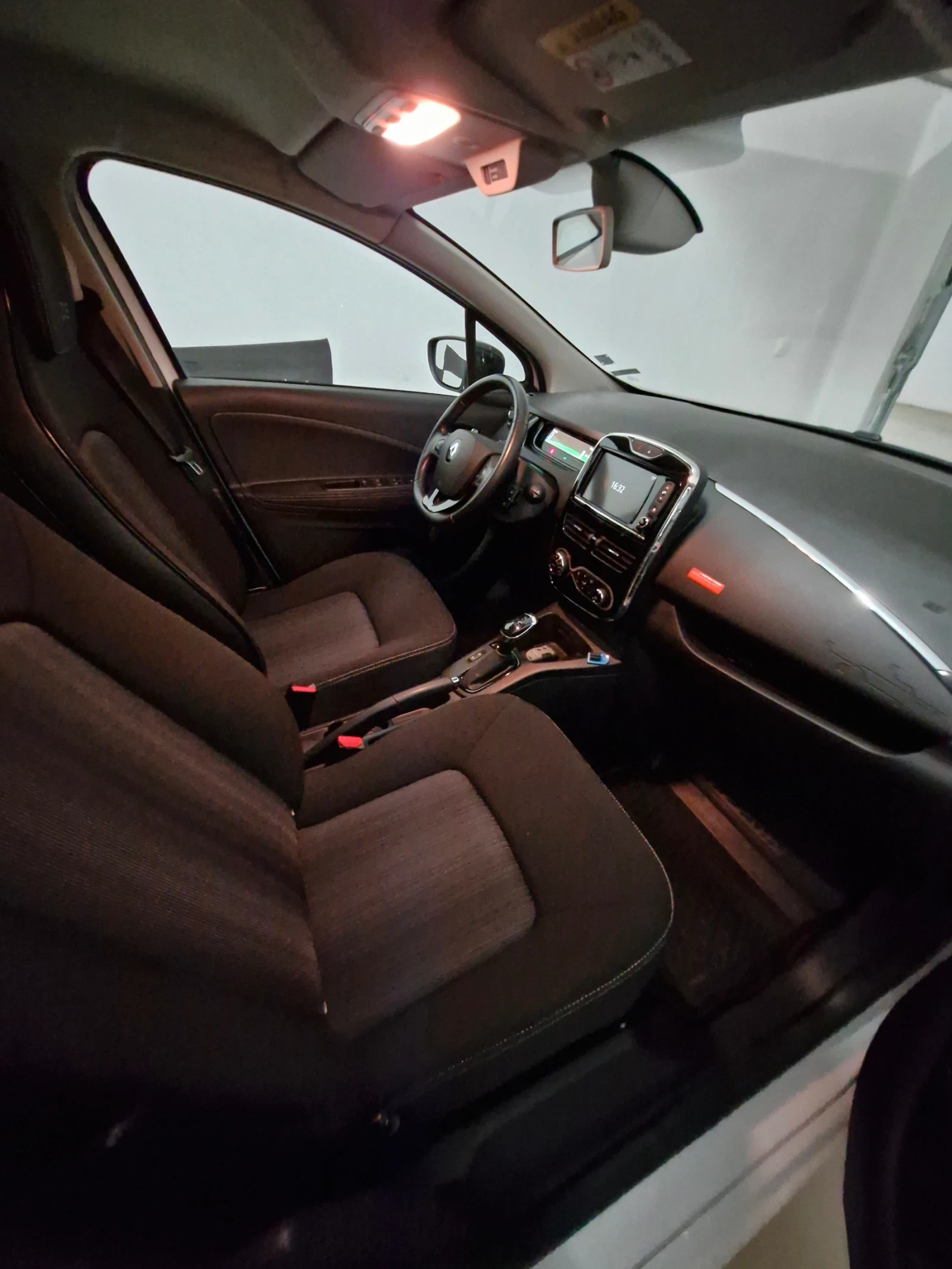 Renault Zoe  - изображение 9