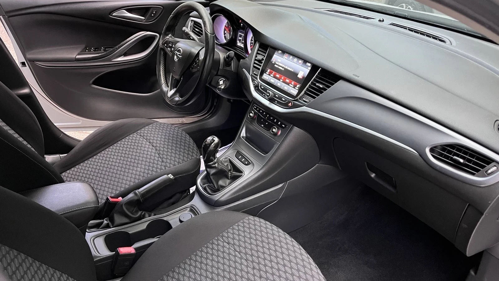 Opel Astra 1.6CDTI  SW  ECOFLEX BUSINESS EDITION - изображение 9