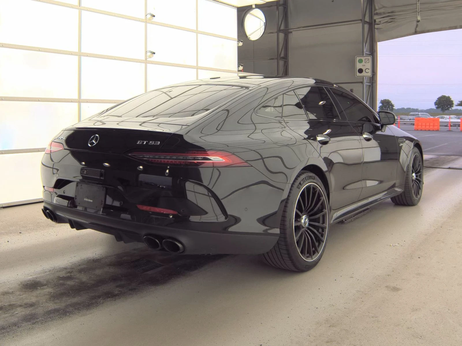 Mercedes-Benz AMG GT 53 4MATIC/DESIGNO/BURMESTER/FULL - изображение 4