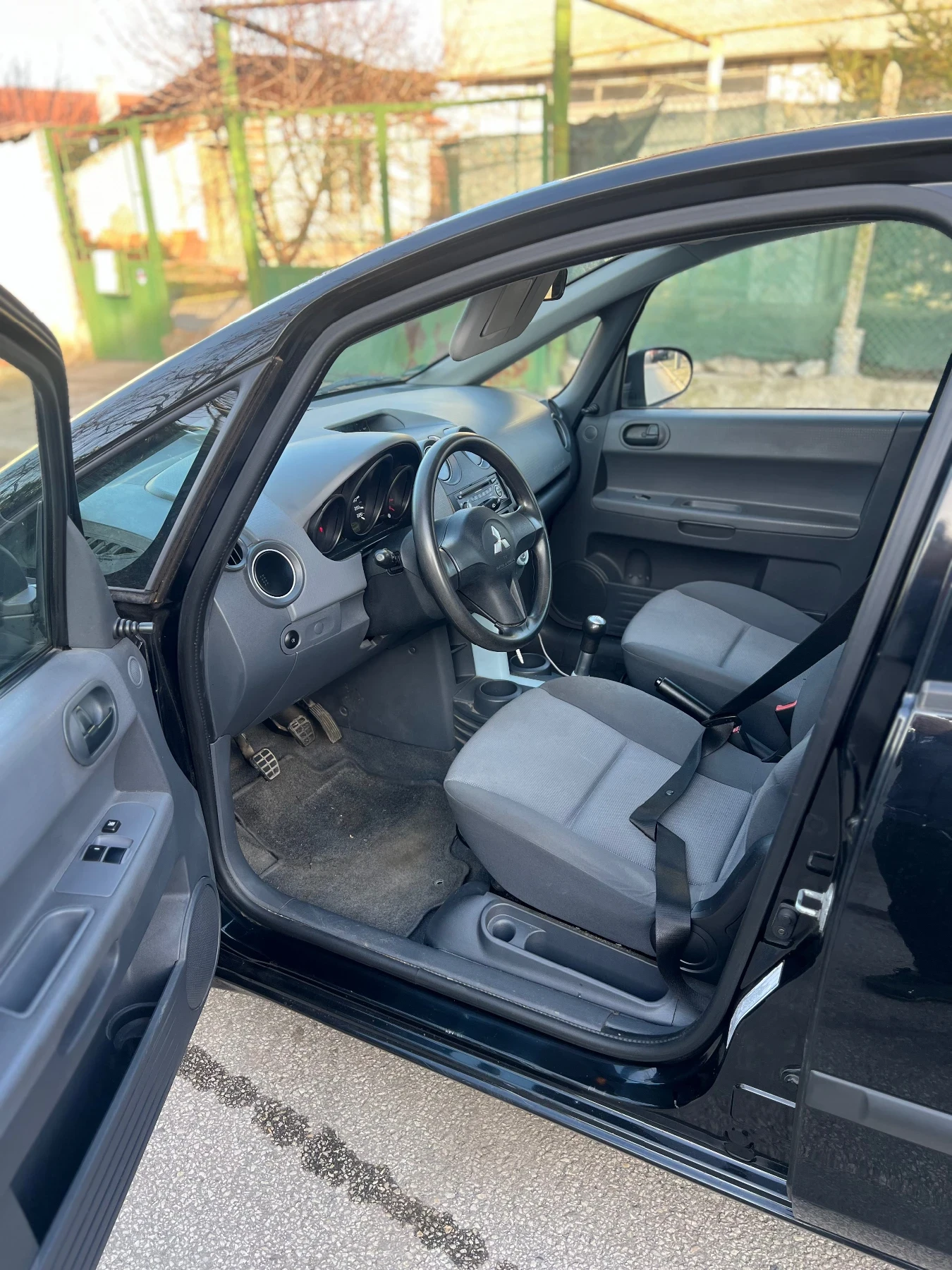 Mitsubishi Colt  - изображение 7