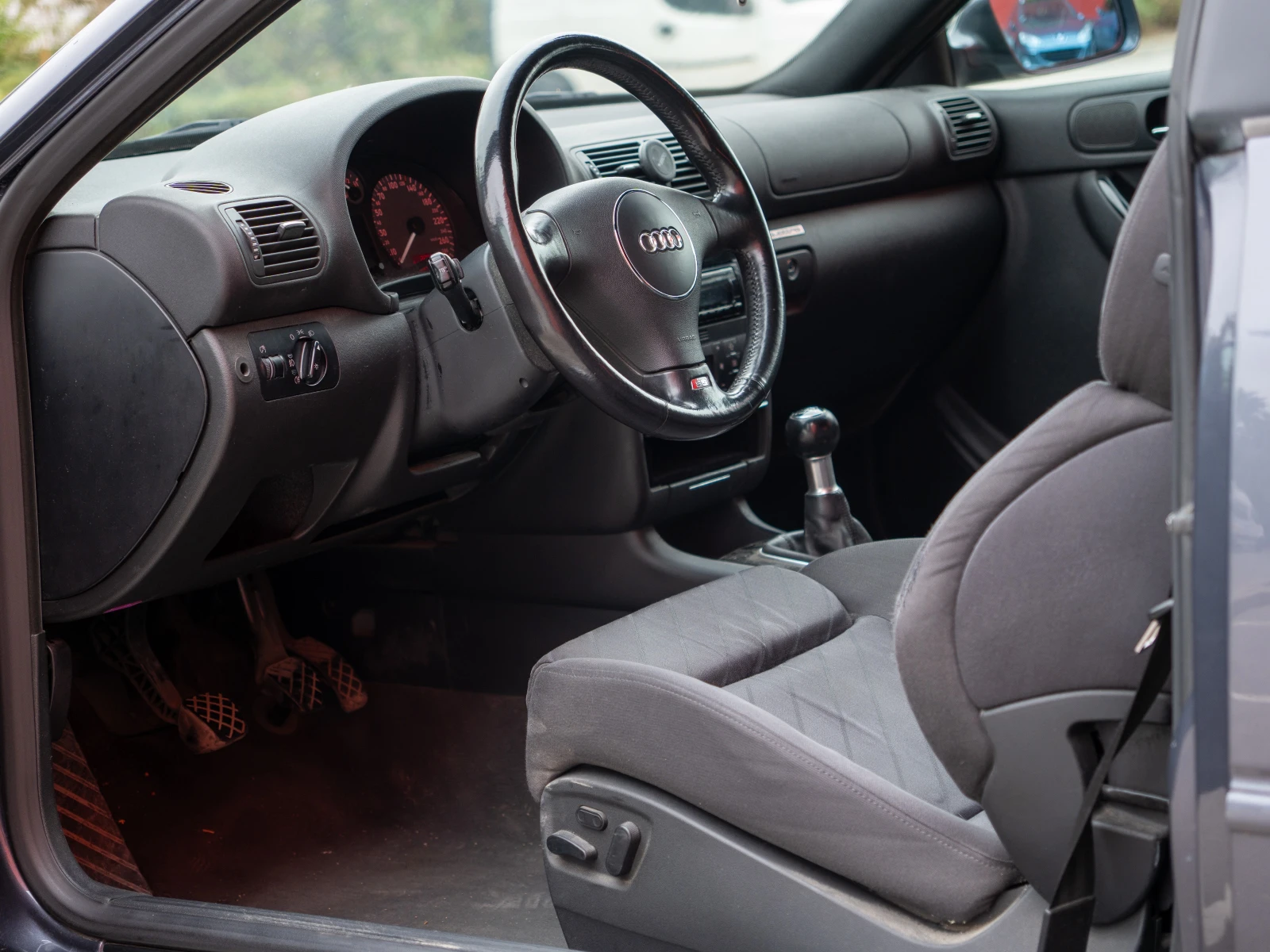 Audi S3 | Mobile.bg   12