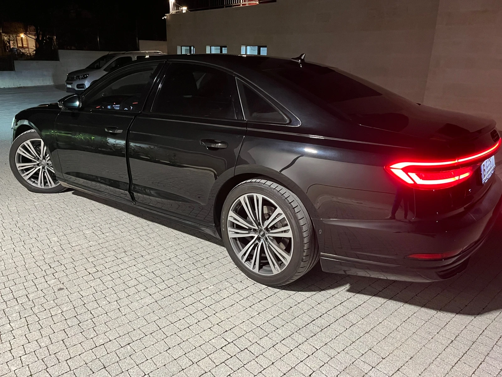 Audi A8 | Mobile.bg � ����������� 1