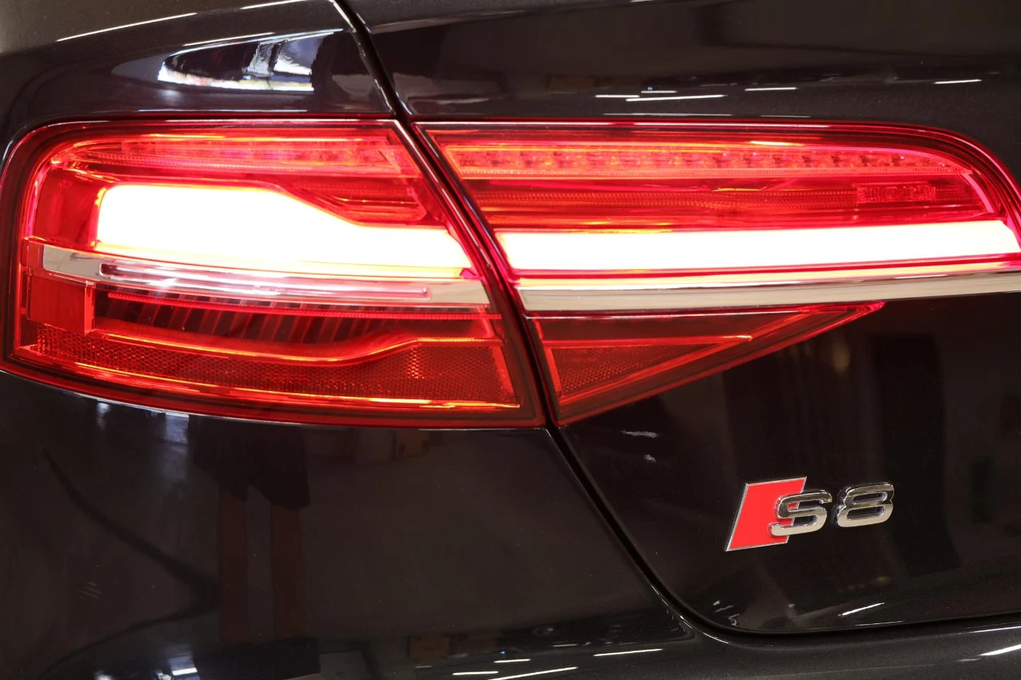 Audi S8 4.0 TFSI Quattro - изображение 9