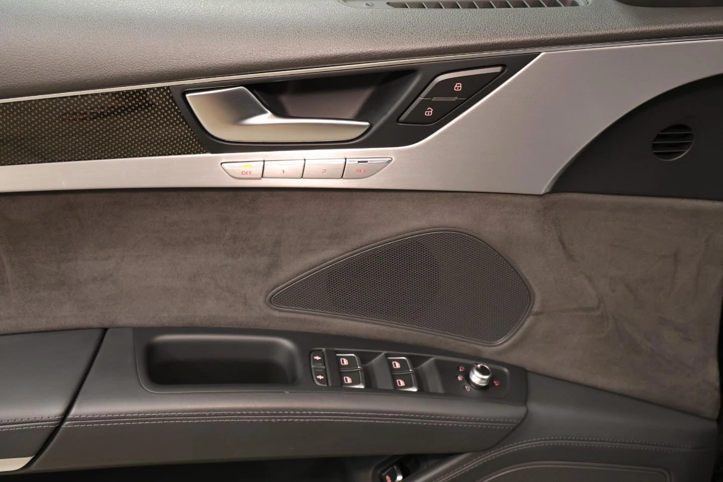 Audi S8 4.0 TFSI Quattro | Mobile.bg   15