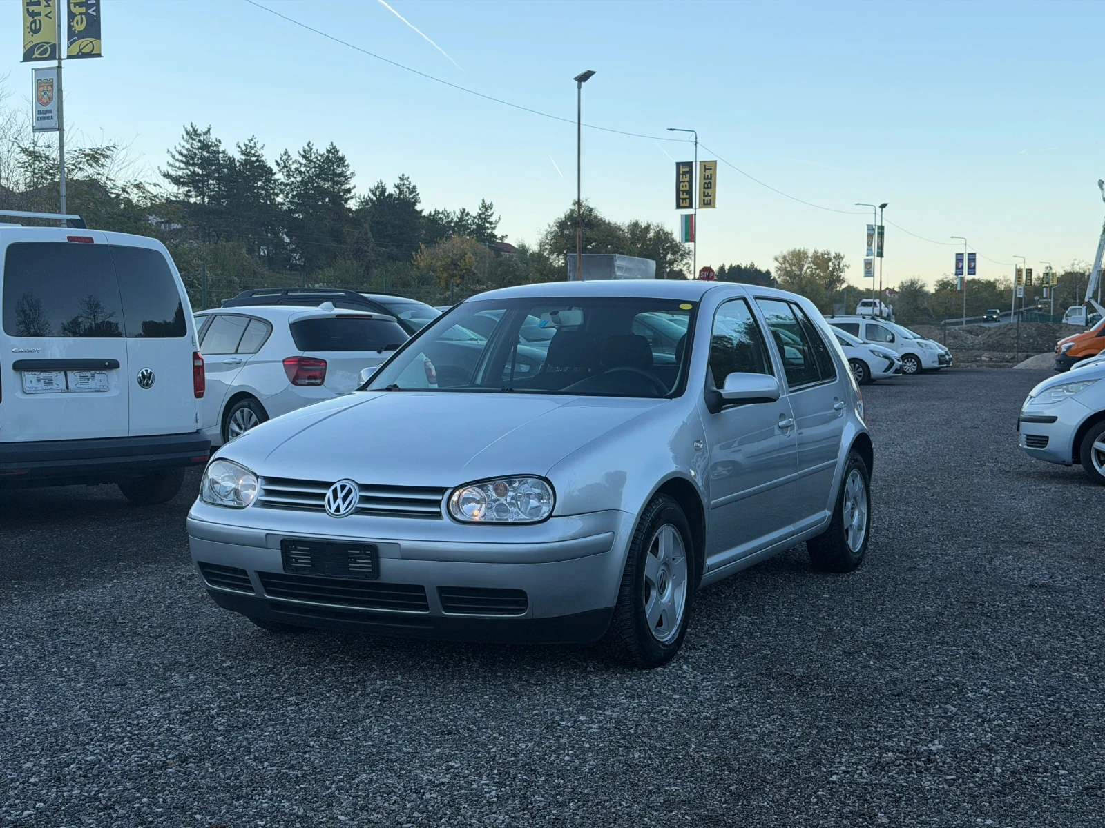 VW Golf 1.6 16V /климатроник/ел.стъкла/огледала зимни гуми - изображение 3