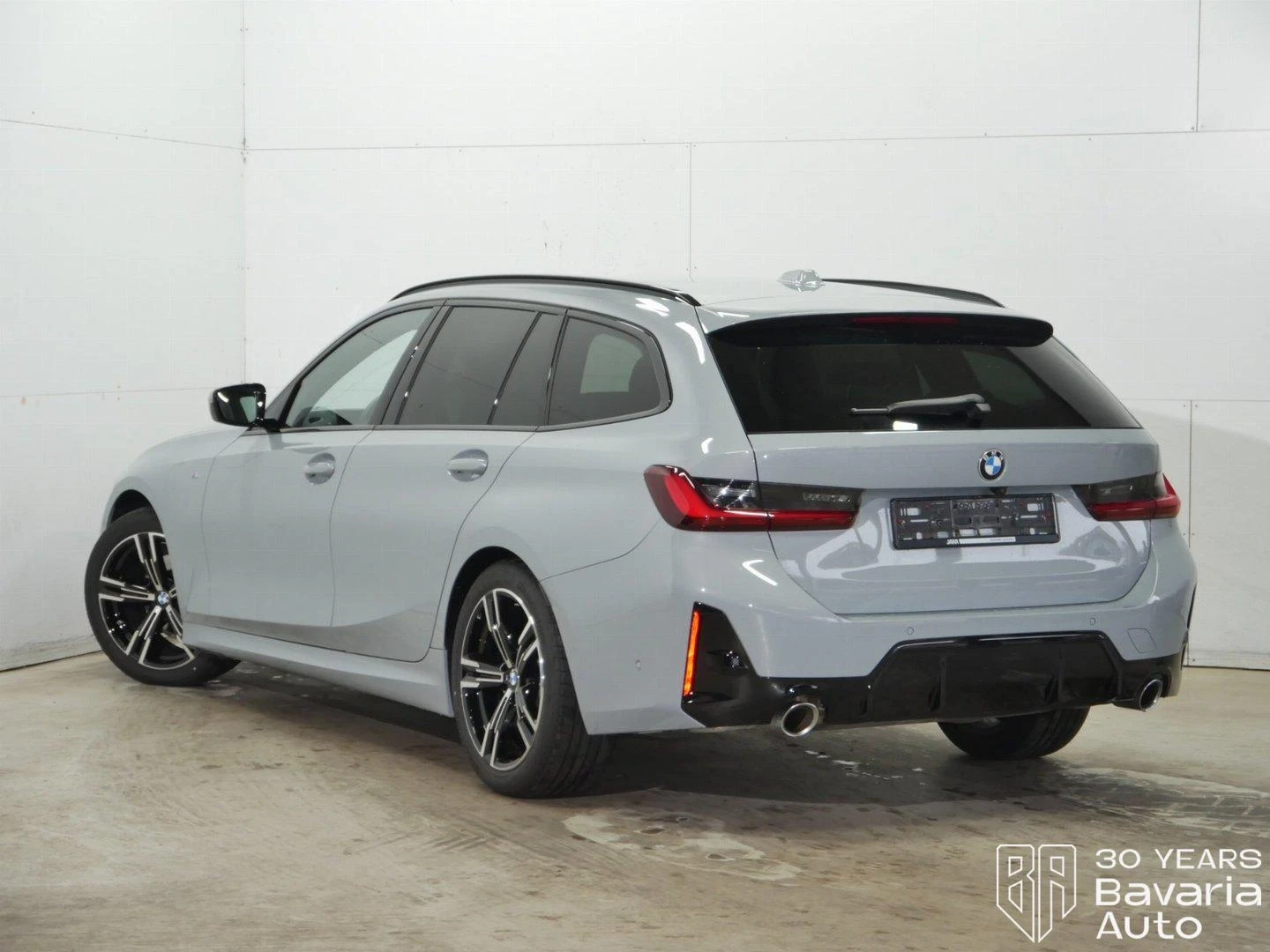 BMW 318 i Touring Steptronic - изображение 2