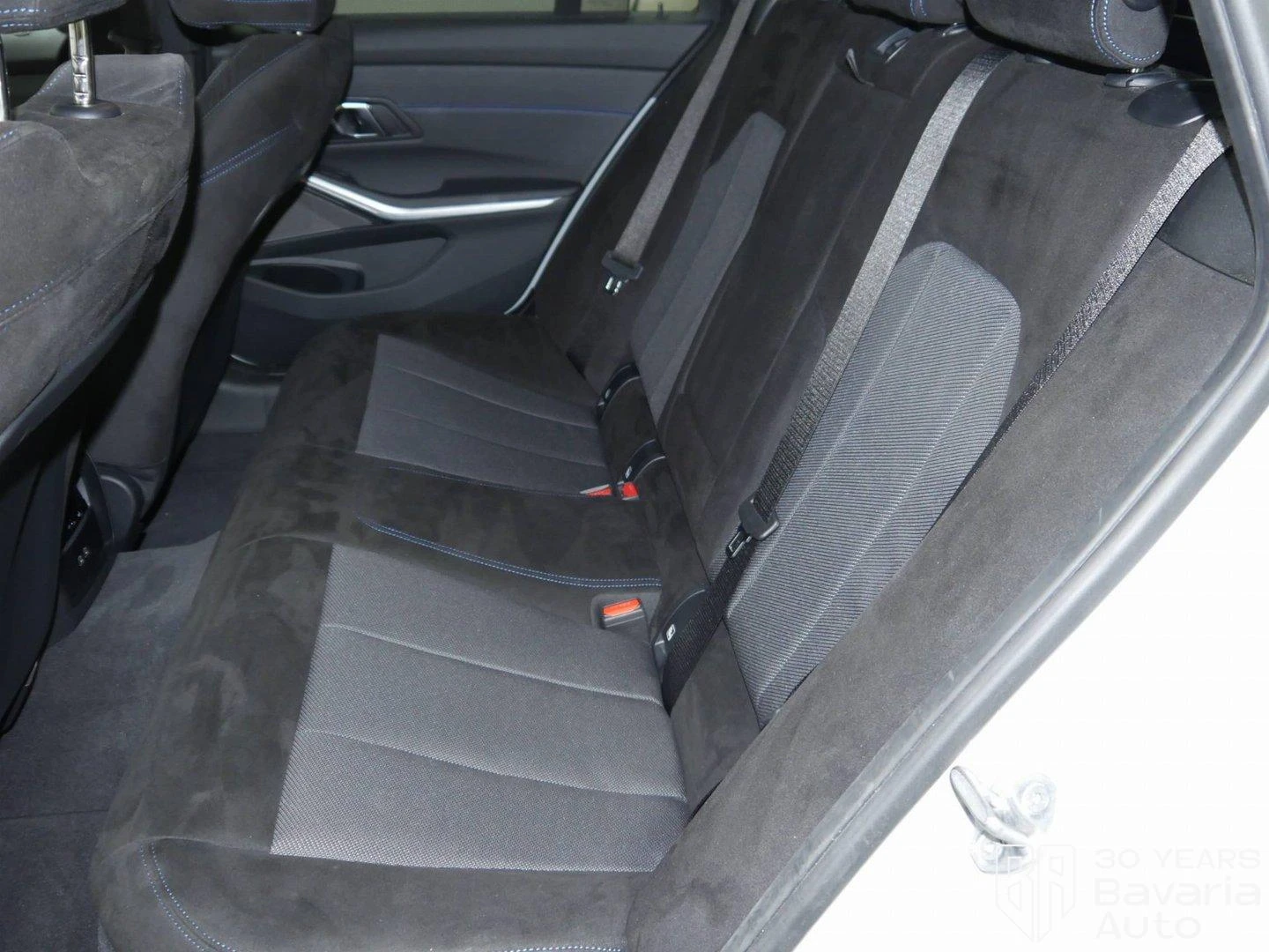 BMW 318 i Touring Steptronic - изображение 8