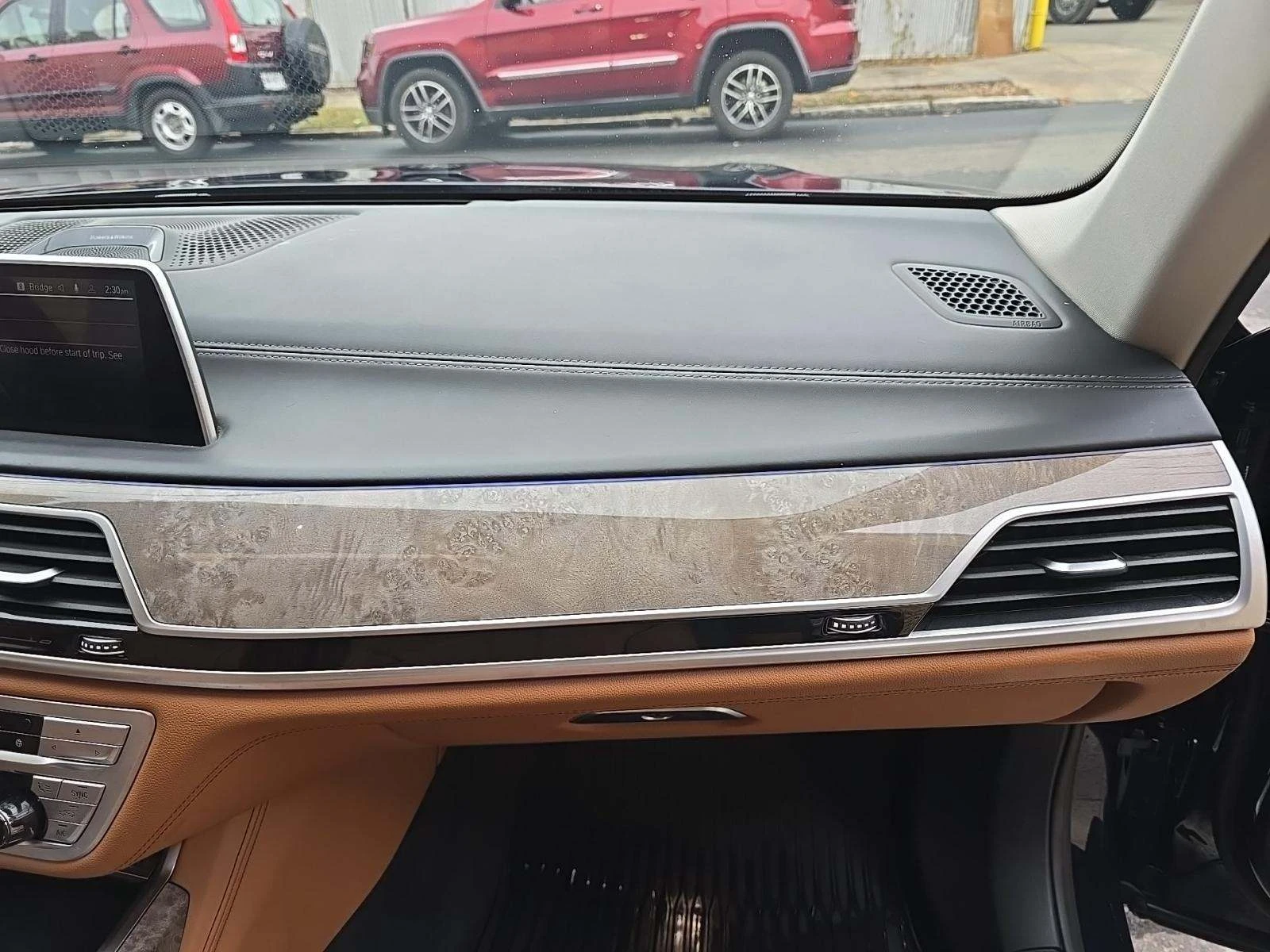 BMW 750 xDrive | Mobile.bg   9