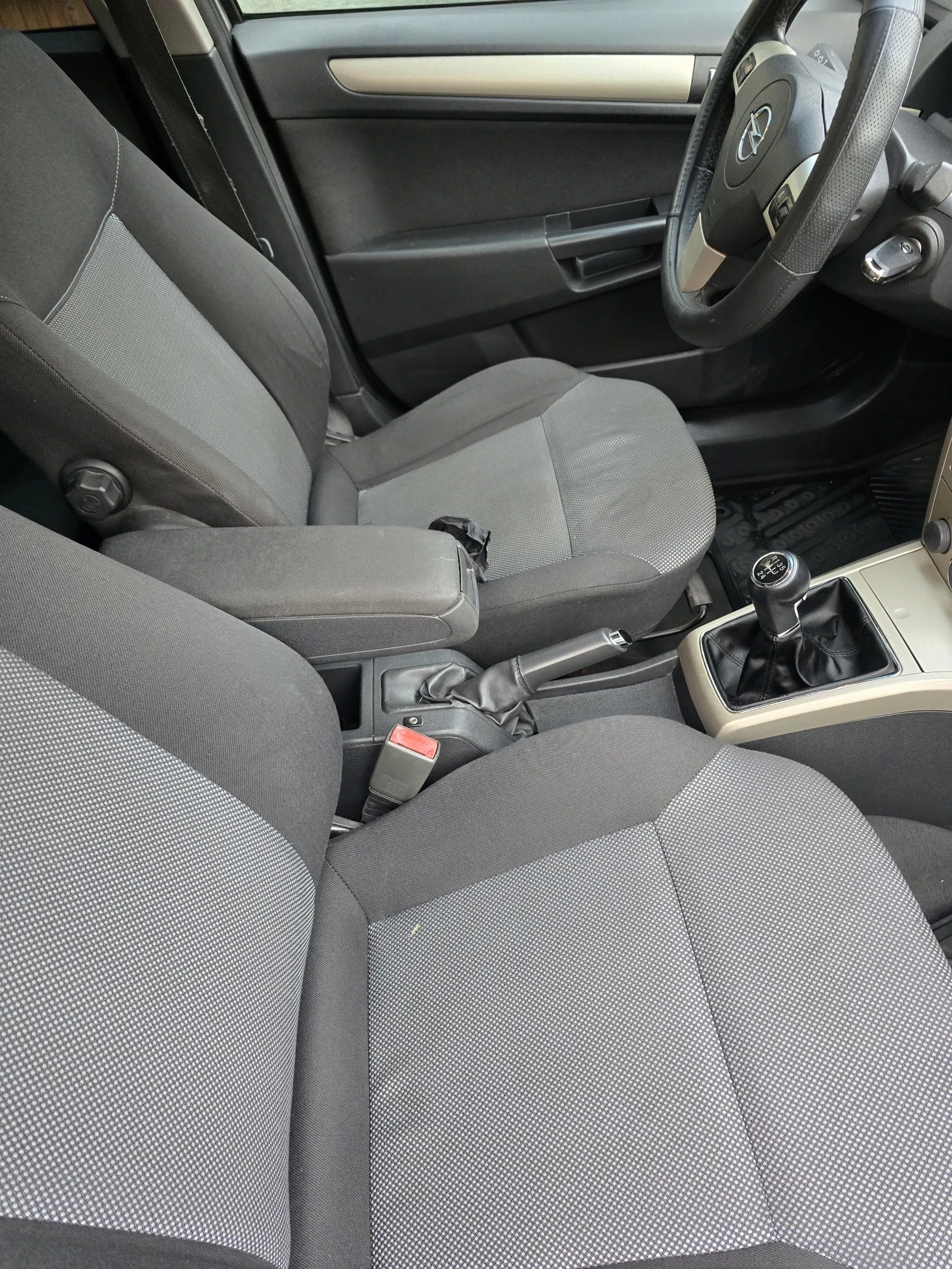 Opel Astra, снимка 12 - Автомобили и джипове - 53684771