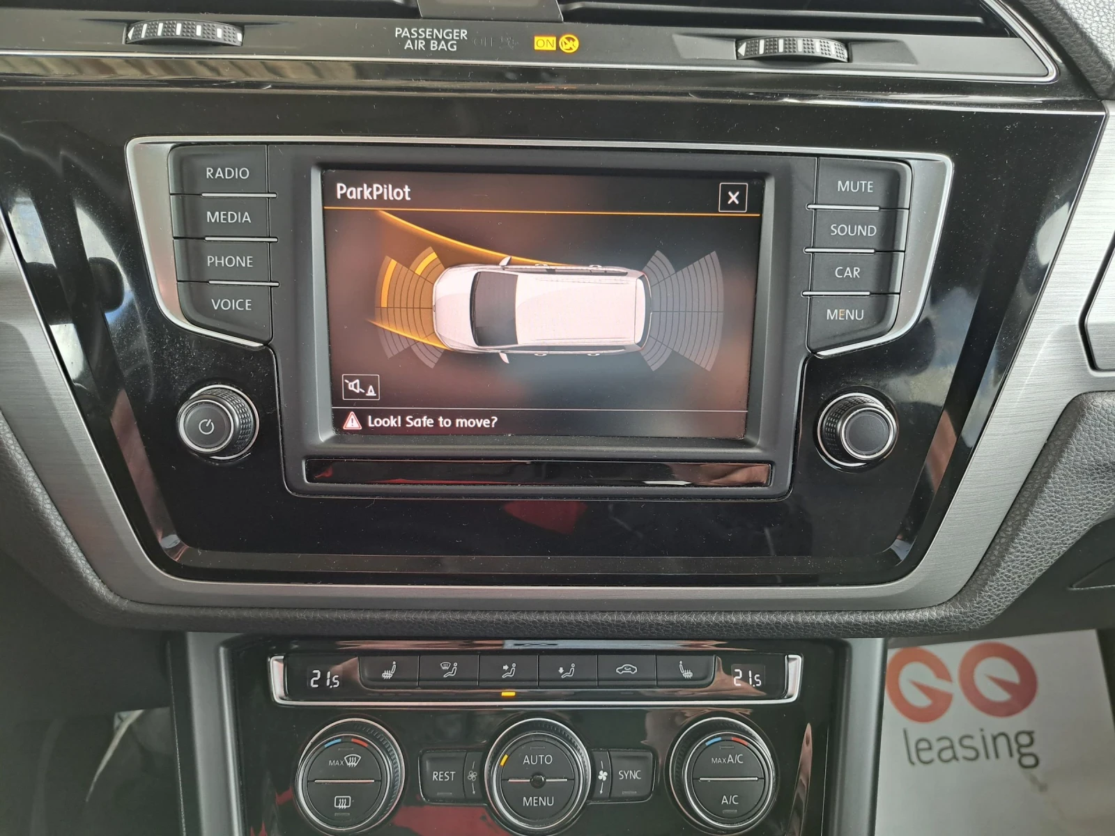 VW Touran 7 места eu6, снимка 10 - Автомобили и джипове - 53770659