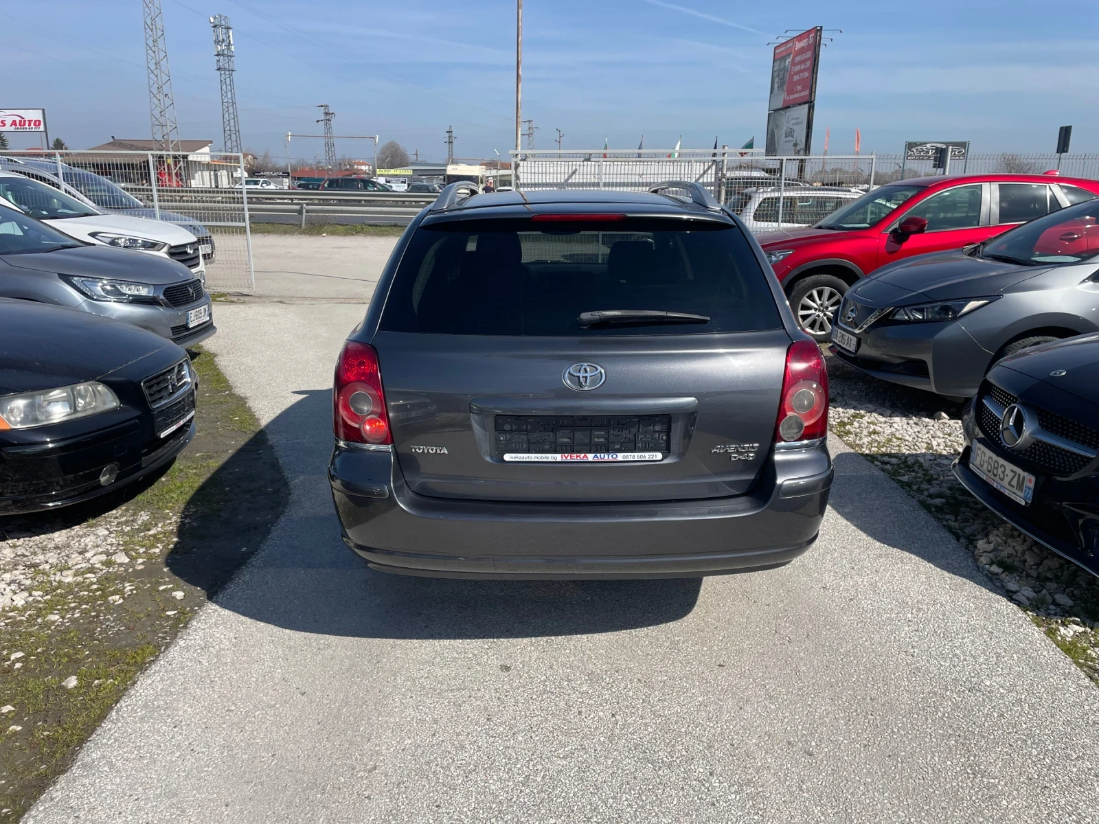 Toyota Avensis 2.0 D4D, снимка 5 - Автомобили и джипове - 53832299