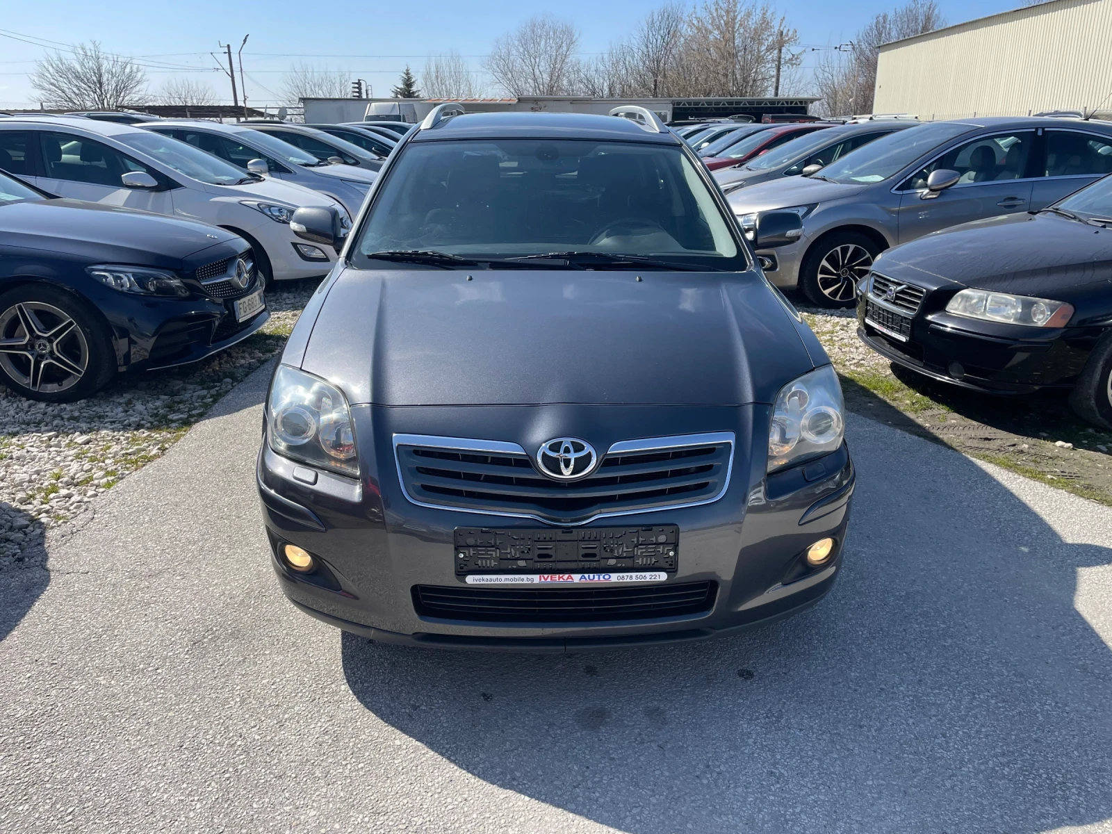 Toyota Avensis 2.0 D4D, снимка 2 - Автомобили и джипове - 53832299