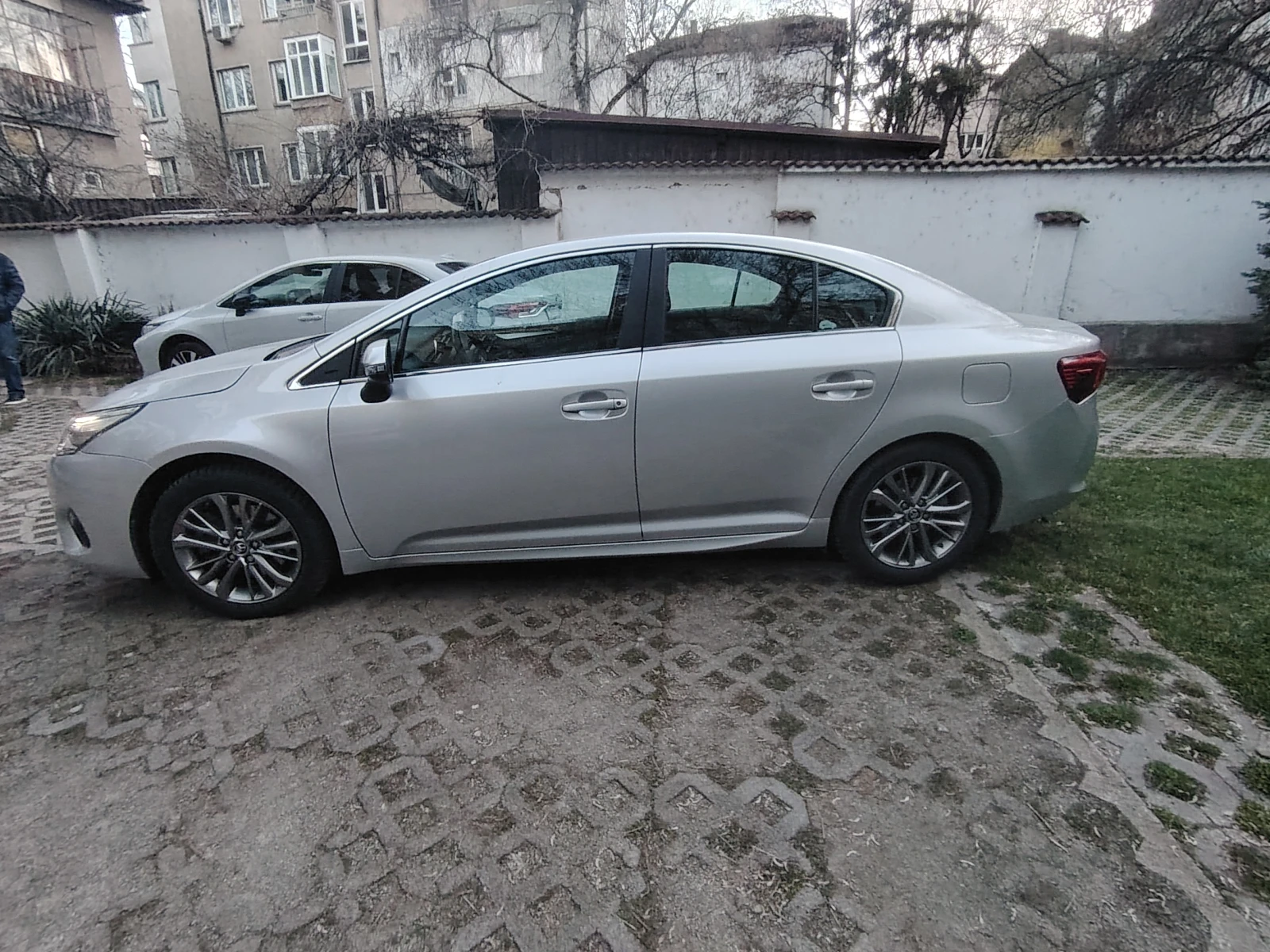 Toyota Avensis Седан, снимка 5 - Автомобили и джипове - 53864367