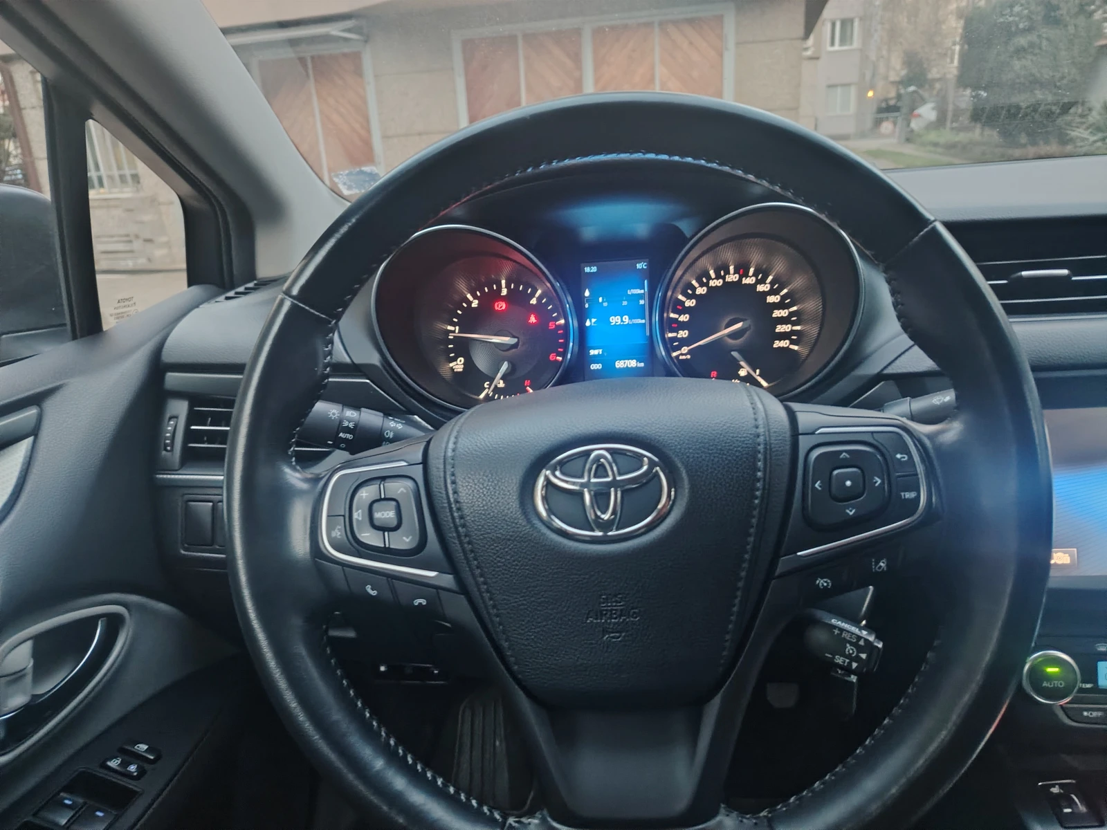 Toyota Avensis Седан, снимка 6 - Автомобили и джипове - 53864367