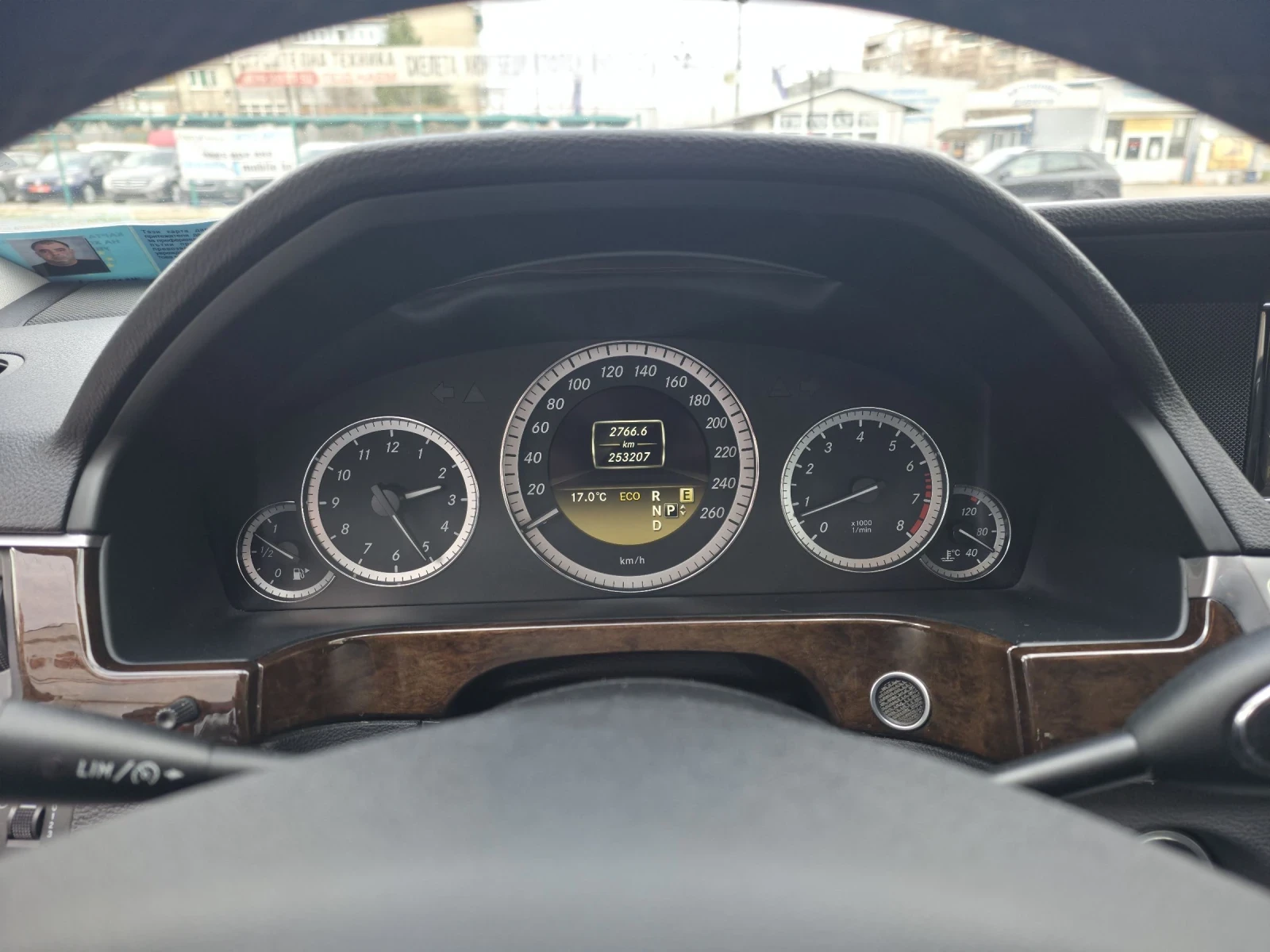 Mercedes-Benz E 350 272кс/4х4/100% ОБСЛУЖЕН/ЧИСТО НОВИ ГУМИ/КАСКО/, снимка 15 - Автомобили и джипове - 53894122