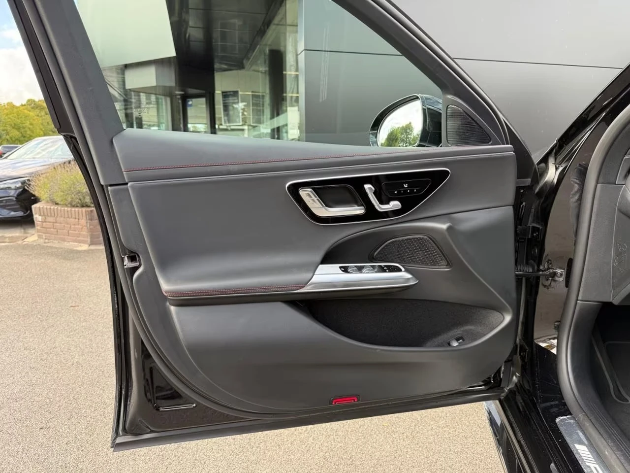 Mercedes-Benz E 53 AMG PLUG-IN HYBRID/4-MATIC/DISTRONIC/360/DIGTAL LIGHT/, снимка 12 - Автомобили и джипове - 53897983