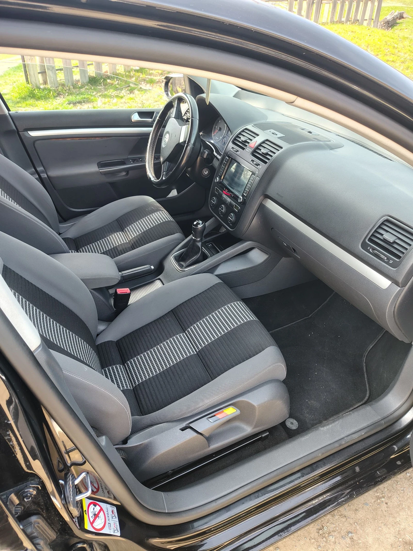 VW Golf 1.9 TDI 90 к.с, снимка 17 - Автомобили и джипове - 54285637