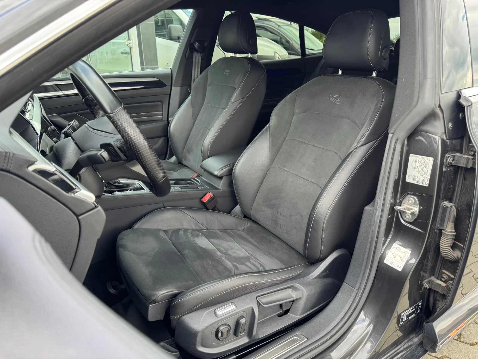 VW Arteon 2.0TDI#R-LINE#DISTR#KEYLESS#360* CAM#ALCANTARA | Mobile.bg � ����������� 8