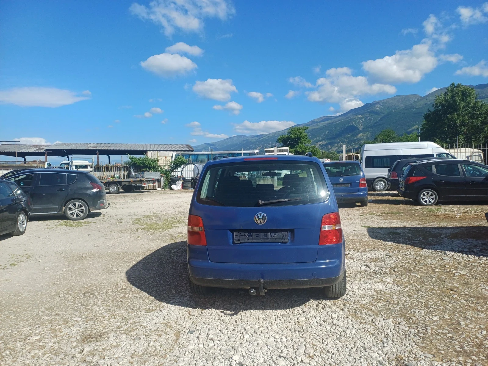 VW Touran 7 местен., снимка 5 - Автомобили и джипове - 54726324