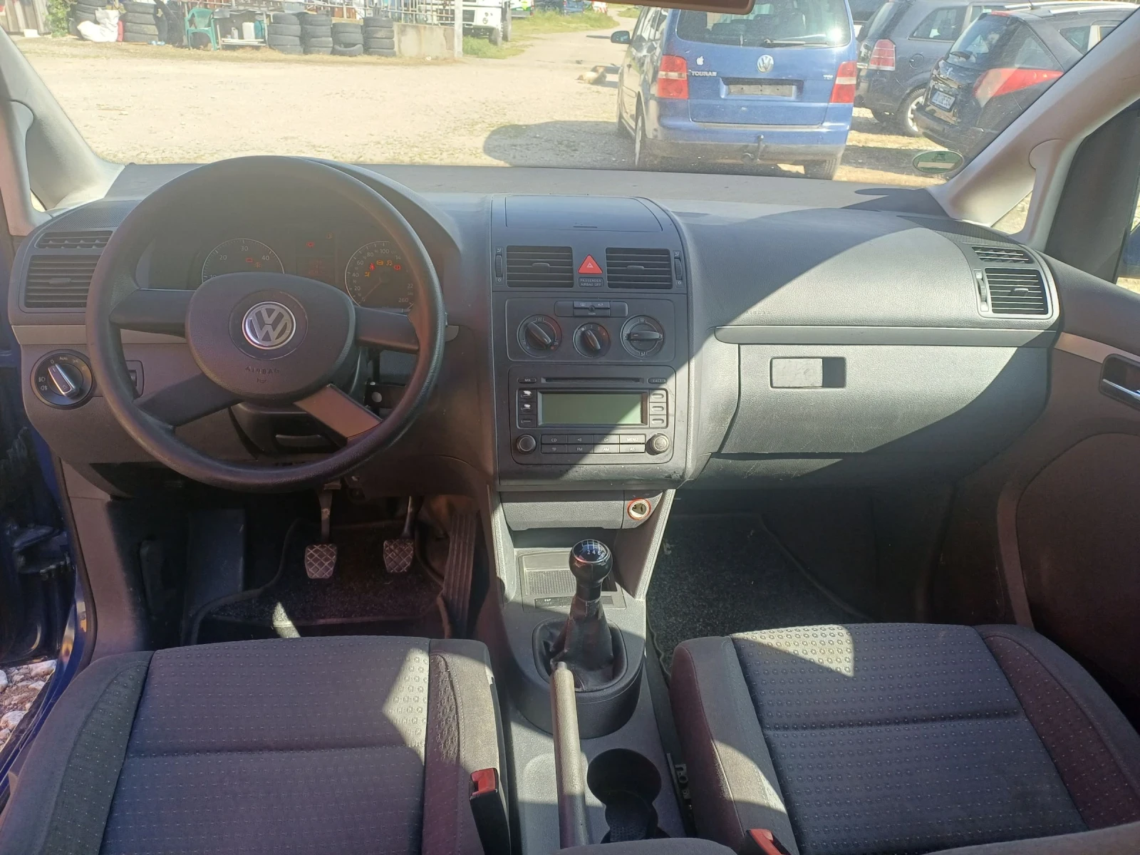 VW Touran 7 местен., снимка 10 - Автомобили и джипове - 54726324