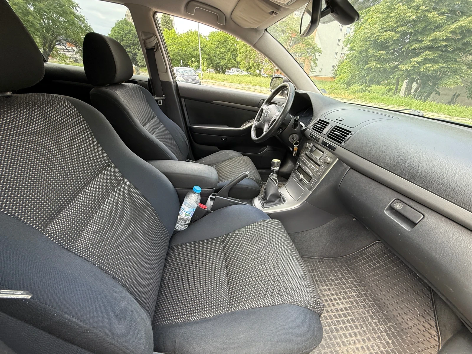 Toyota Avensis D-4D, снимка 11 - Автомобили и джипове - 54739537