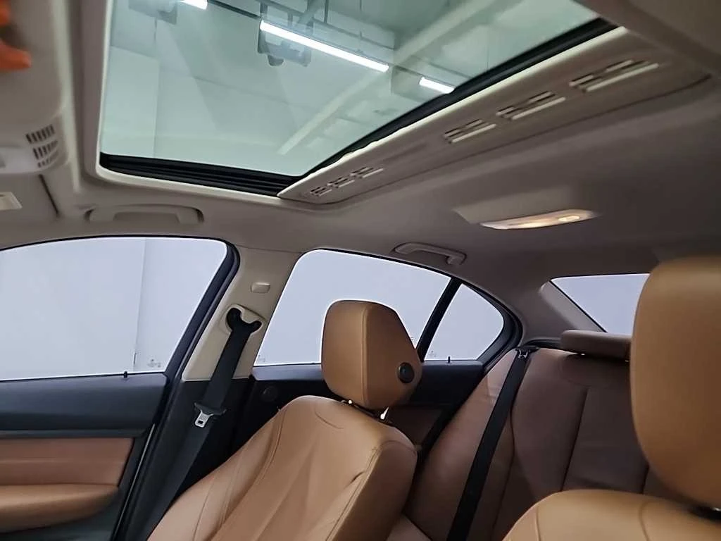 BMW 320 320d Luxury | 360  КАМЕРА | HUD | ШИБЕДАХ | КОЖА, снимка 13 - Автомобили и джипове - 54803139